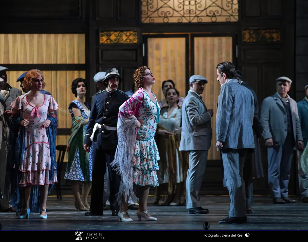 Escena de La verbena de la Paloma en la producción del Teatro de la Zarzuela