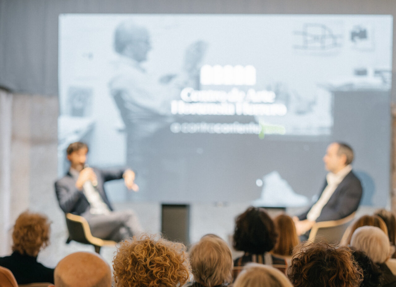 Una edición anterior del ciclo Conversa en el auditorio del Centro de Arte Hortensia Herrero de València